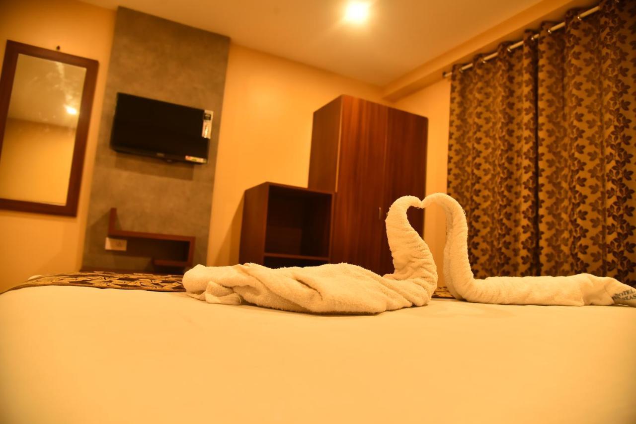 Hotel Four Seasons Velankanni Exteriör bild